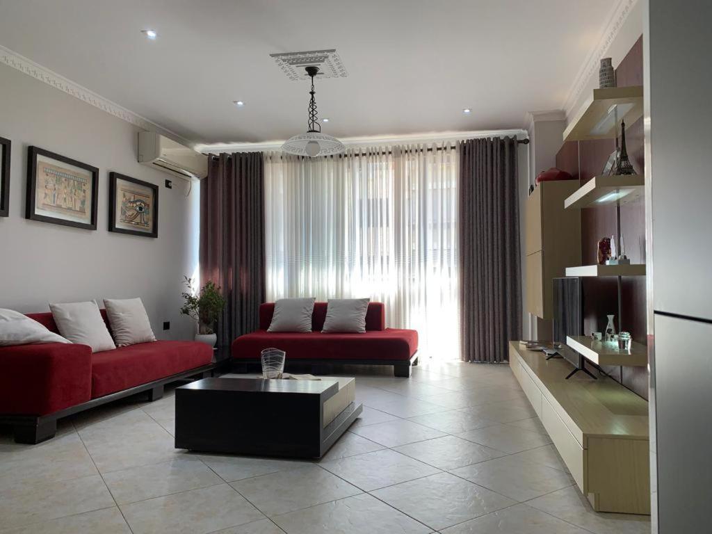 Laureta Central Apartment Tirana Exteriör bild